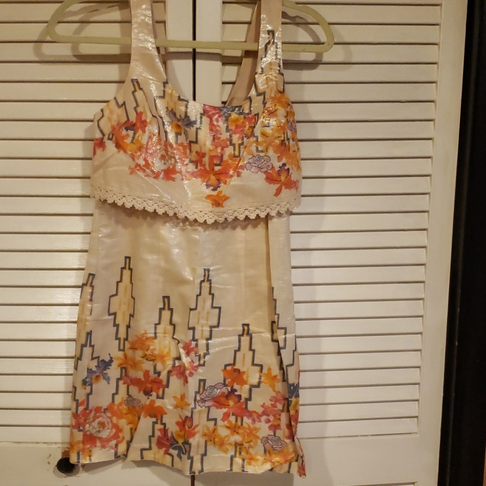Beautiful sparkle 3 people oriental style dress